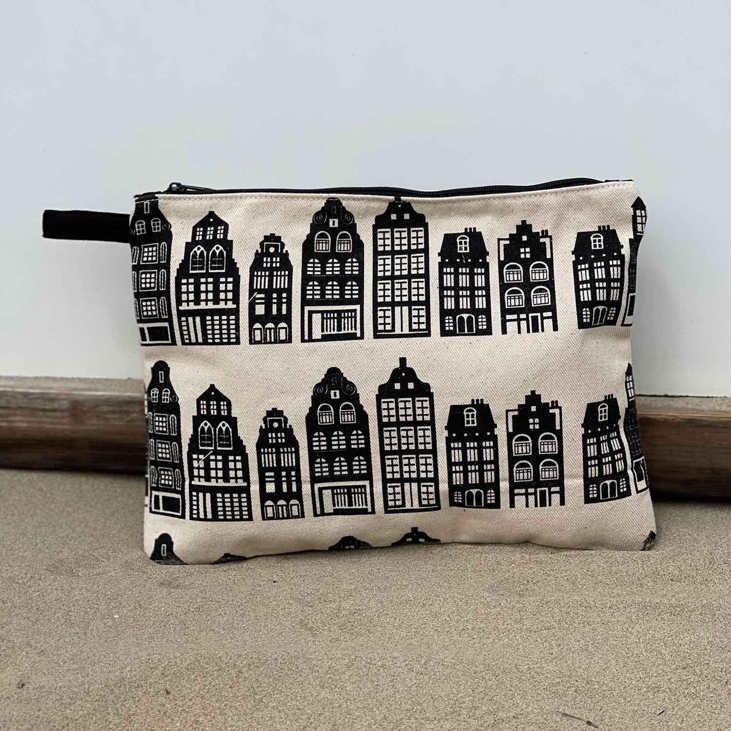 toilettas grachtenhuisjes zwart wit, pouch canal houses black and white