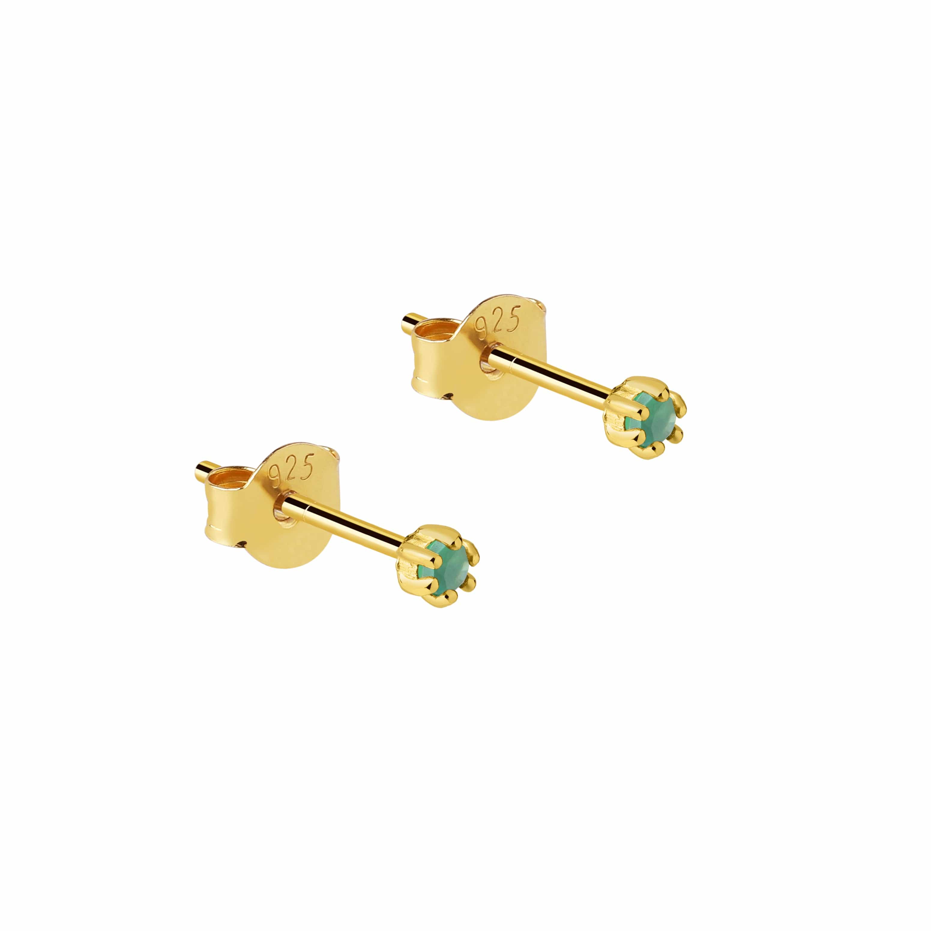 Gold plated stud earring with Emerald stone, Vergulde oorsteker met smaragd steen 