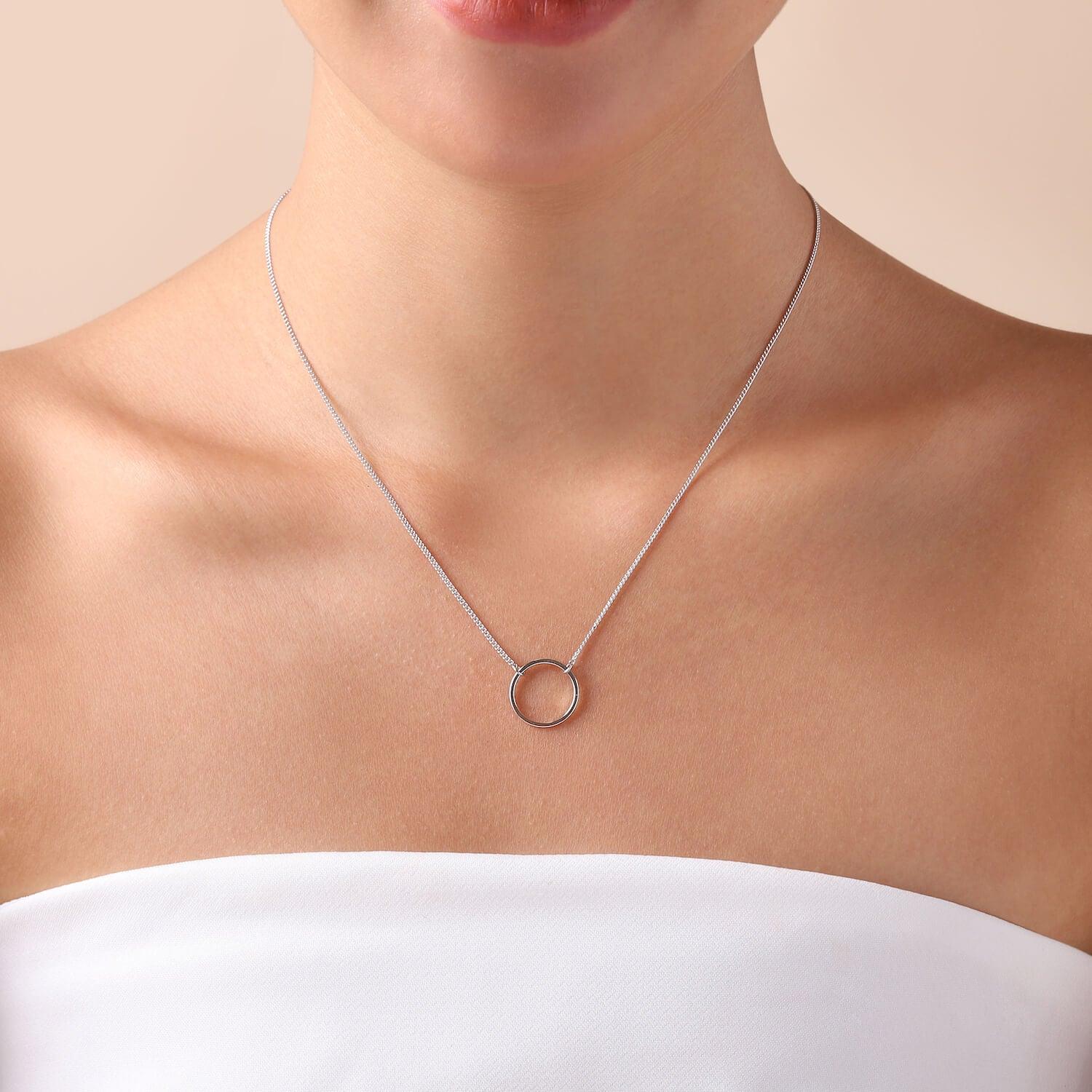 model with silver Plated Necklace with Circle